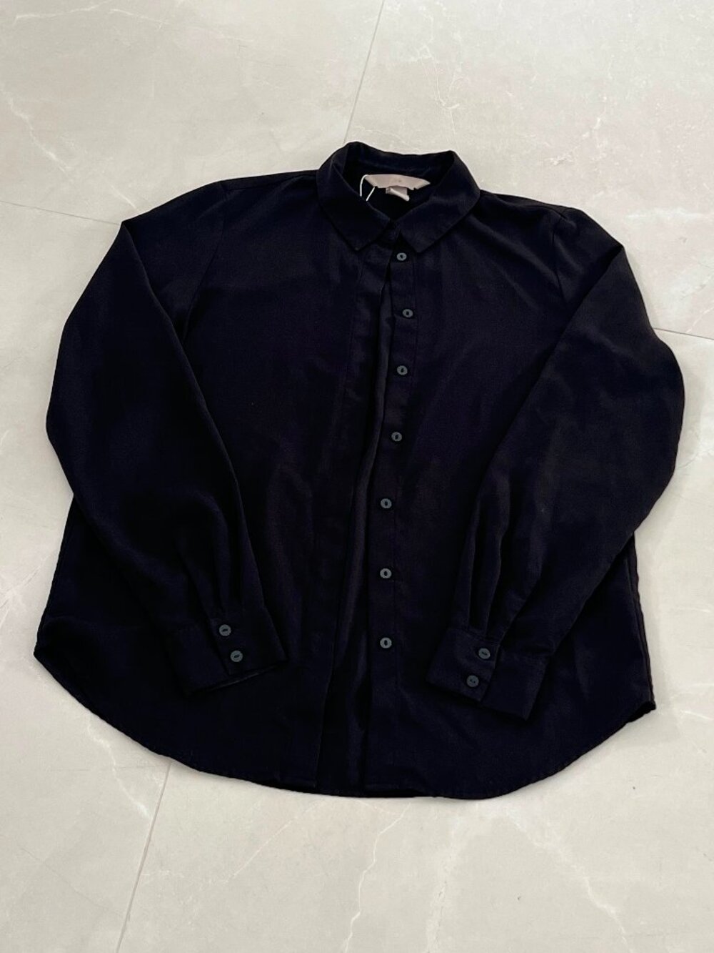 H&M Classic Black Long Sleeve Button-Down Shirt (Size 0)
